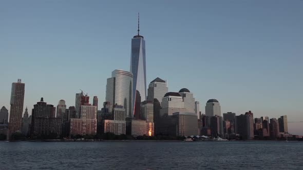 One World Trade Center towers over skyscrapers in Lower Manhattan, New York City alt