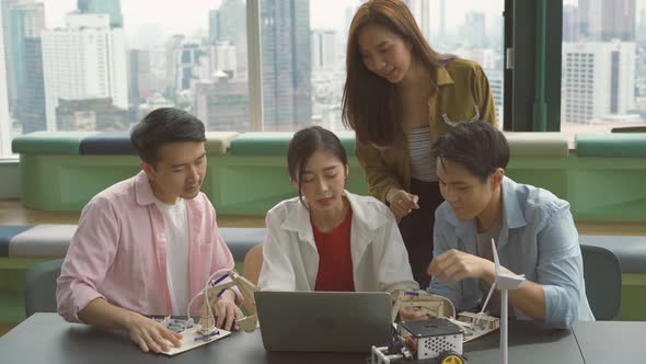 They are glad that the students' works in the invention of science have passed the criteria alt