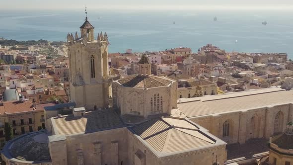 Aerial Metropolitan Cathedral Basilica of Tarragona. Sunny Day At Coast. alt