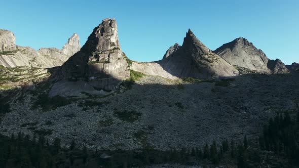 Rock Porabola Located in the Natural Park of Regional Significance Ergaki alt