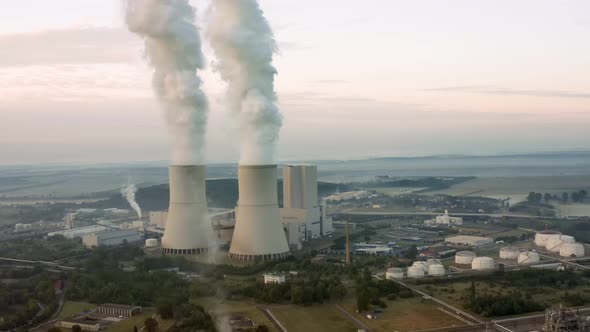 Coal-fired Power Plants Produce More Hazardous Air Pollution in Than Any Other Industrial Pollution alt