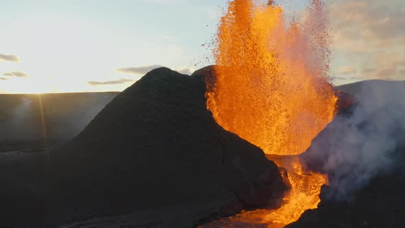 Lava Erupting From Fagradalsfjall Volcano In Reykjanes Peninsula Iceland alt