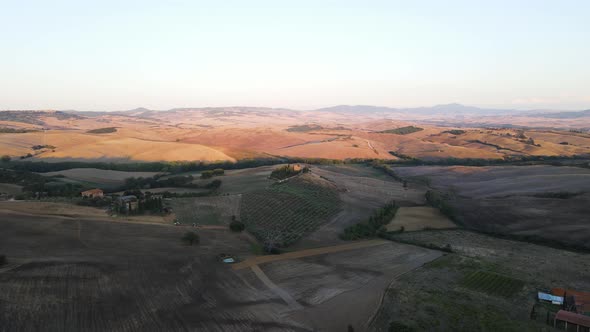 Aerial view of Val d'Orcia countryside landscape in Tuscany, Italy. alt