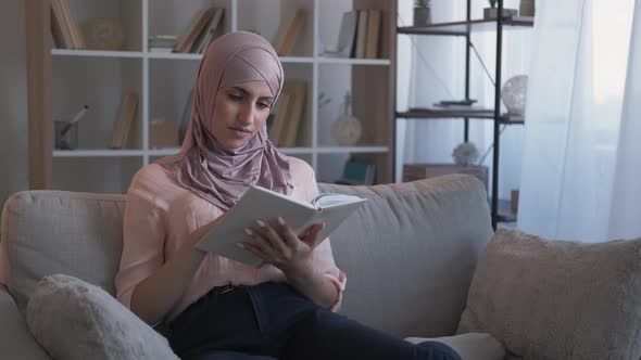 Reading Book Relax Home Leisure Woman Cozy Couch alt