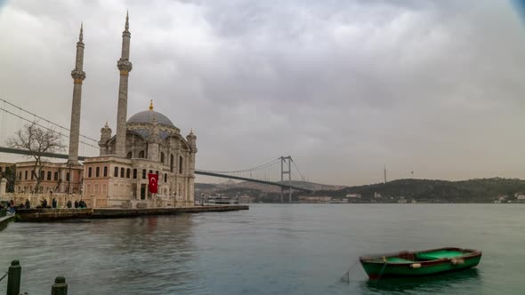 İstanbul Bosphorus Church at Ortaköy Mosque Timelapse