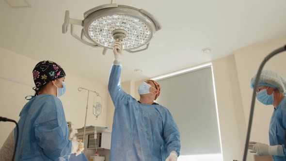Surgical Lamp in the Operating Room Light Setting alt
