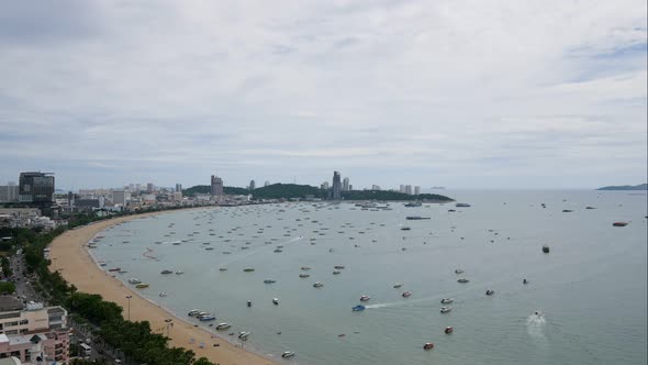Time lapse of beautiful Pattaya city around sea ocean bay in Thailand alt