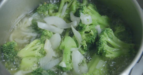 Soup broccoli boiling cooking slow motion