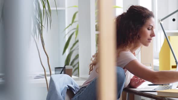 Beautiful Woman in Office alt
