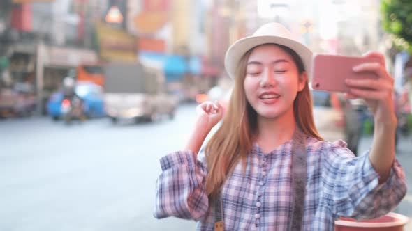 Traveler Asian blogger women travel in Bangkok, Thailand alt