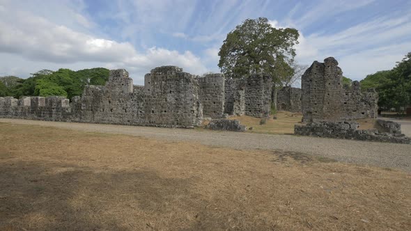 Ruins in the historic site of Panama  alt