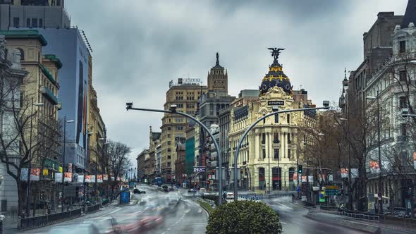 Metropolis Madrid Traffic Timelapse HD alt