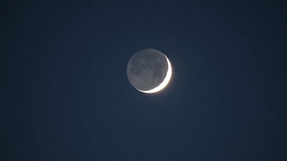 8K Dark Side of Thin Crescent Moon