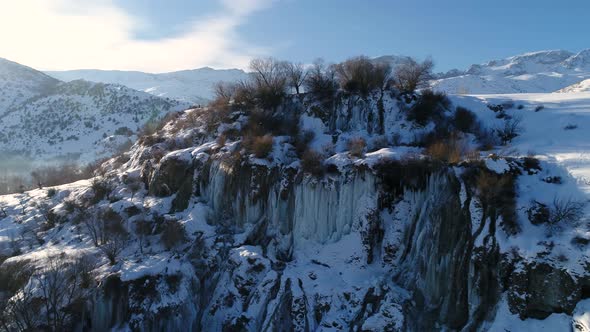 Frozen Waterfall alt