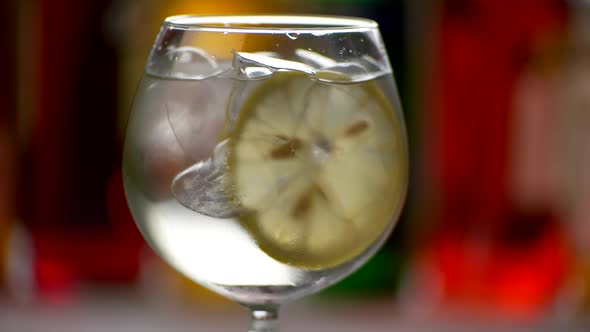 Glass with Cocktail alt