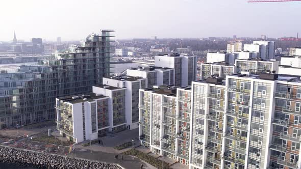 Neighboring Side of Nicolinehus alt