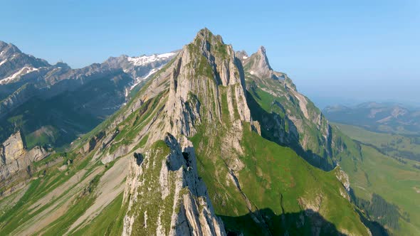 Schaefler Altenalptuerme Mountain Ridge Swiss Alpstein Appenzell Innerrhoden Switzerlandsteep Ridge alt