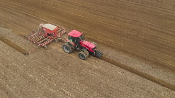 Tractor with a Sowing Unit alt