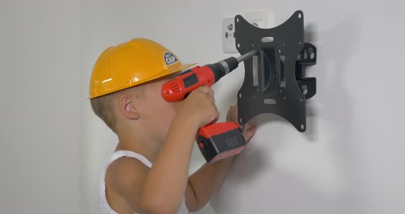 Little Workman with Electric Screwdriver alt