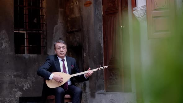 Turkish instrument alt