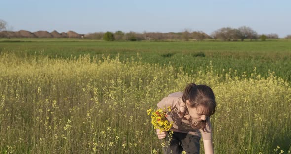 Child Enjoy Summer Flowers alt