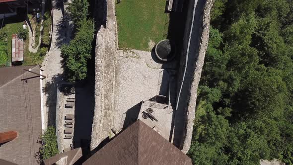 Vranduk Castle a small medieval castle of Bosnian kings V20 alt