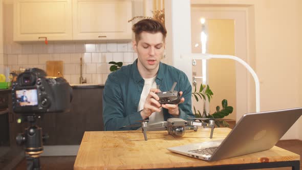 Blogger Talks About His Purchase To His Subscribers, Remote Work Sitting at Home alt