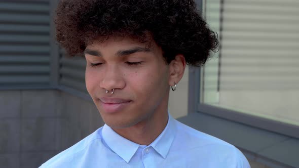 Real People the Concept of Sincere Emotions alt