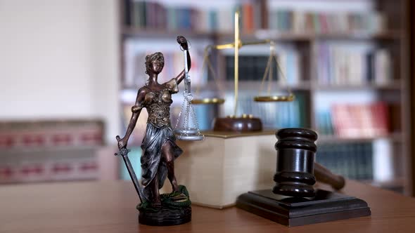 Scale of Justice Judge Gavel and Legal Lawyer Books alt