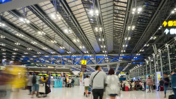 Time Lapse of Tourists in Suvarnabhumi Airport alt