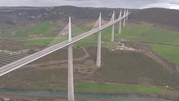 Aerial view of the long Millau Viaduct alt
