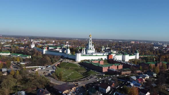 Autumn view of the Holy Trinity Lavra of St. Sergius from a bird's eye view alt