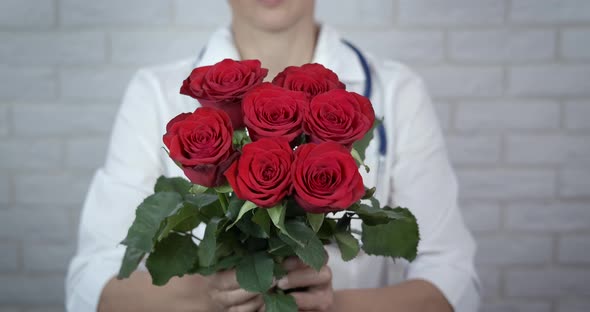Medic with Bouquet alt