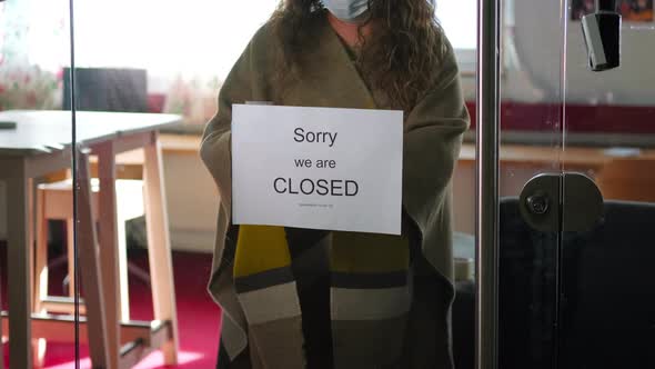 Cafe Owner Has to Close Her Storefront Because of Coronavirus alt