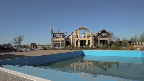 A Destroyed Residential Building in the Kyiv Region As a Result of Shelling By the Russian Army alt