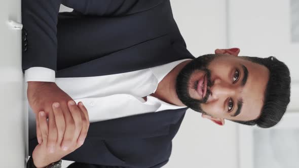 Male Speaker Business Results Work Report Online alt