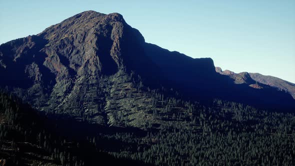 Mountain Landscape in Colorado Rocky Mountains alt