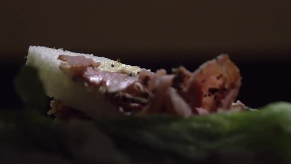 Moving sandwich on plate alt