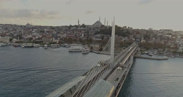 Istanbul Galata Metro Train alt