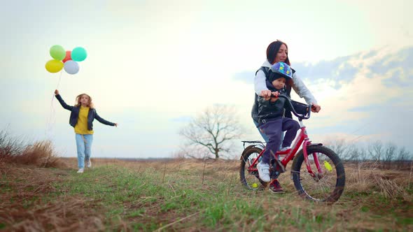 Childhood Bike Concept alt