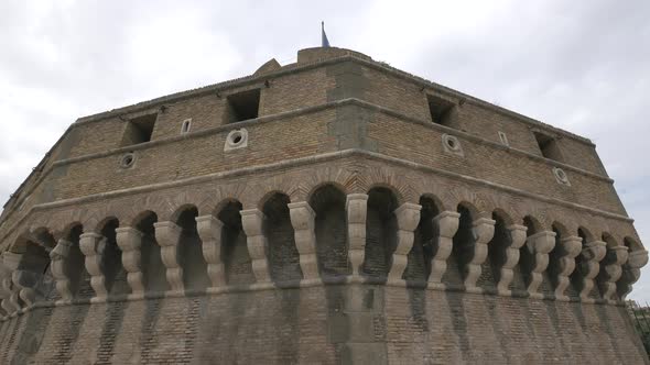 Castle tower, Rome alt