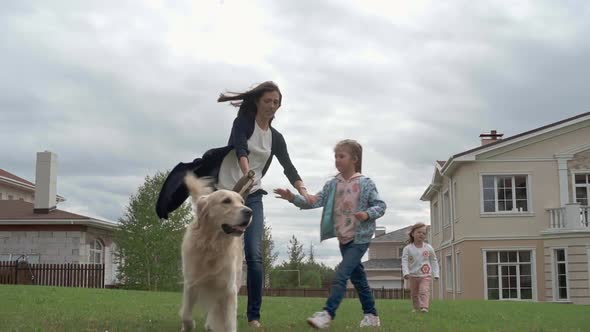 Walking with Family Pet alt