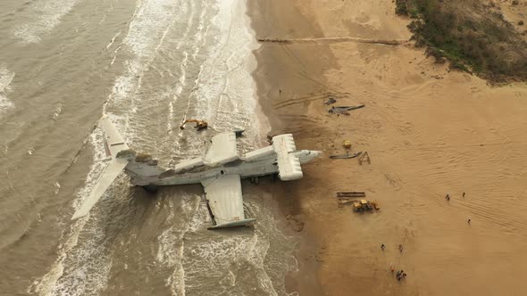 Lunclass Ekranoplan a Formerly Topsecret Soviet Naval Vessel alt