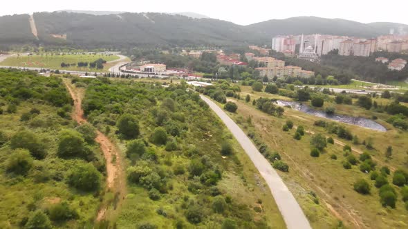 Green Hill and Apartment in Istanbul alt