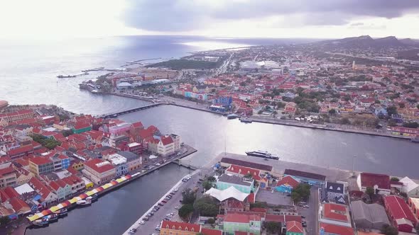 Above the lines of high, Showing Punda and Otrobanda (Willemstad) the UNISCO Heritate Capital of Cur alt