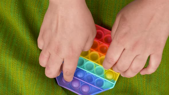 Popular Colorful Antistress Sensory Toy Pop It Game in Hands alt