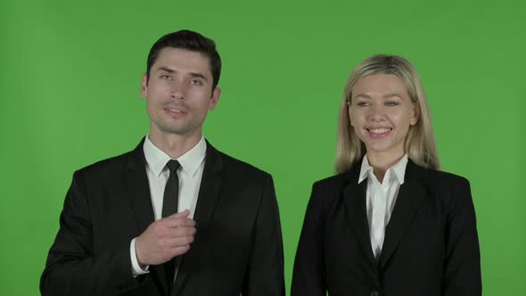Ambitious Business People Waving and Talking Chroma Key alt