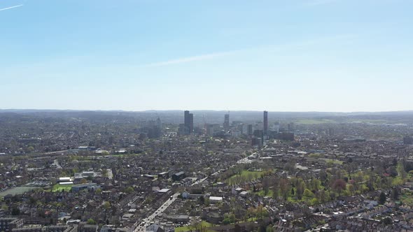 rising drone shot of Croydon suburban London on a sunny day alt