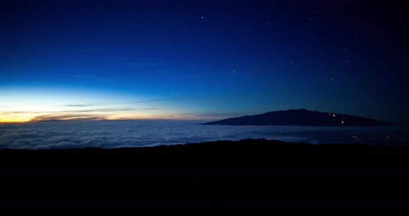 Mauna Kea Sunset, Stars and Sunrise - Hawaii - Time Lapse alt