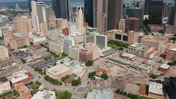 Tilt Up Reveal of Modern Downtown Skyscrapers alt